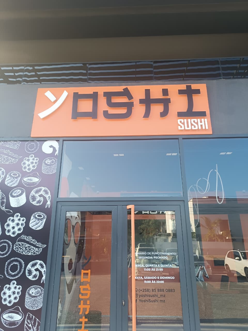 Yoshi Sushi — Entrada